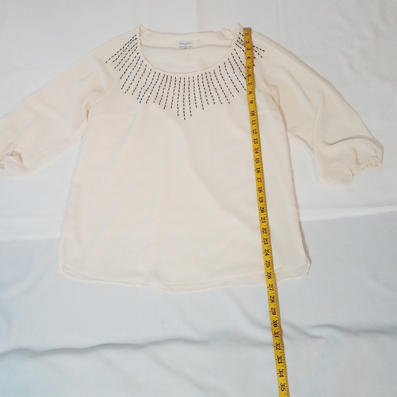 Beautiful woman's white blouse - Picture 6 of 9